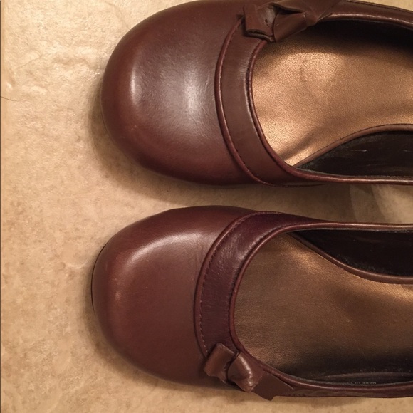 NWOT Steve Madden Brown Heels - Picture 2 of 6